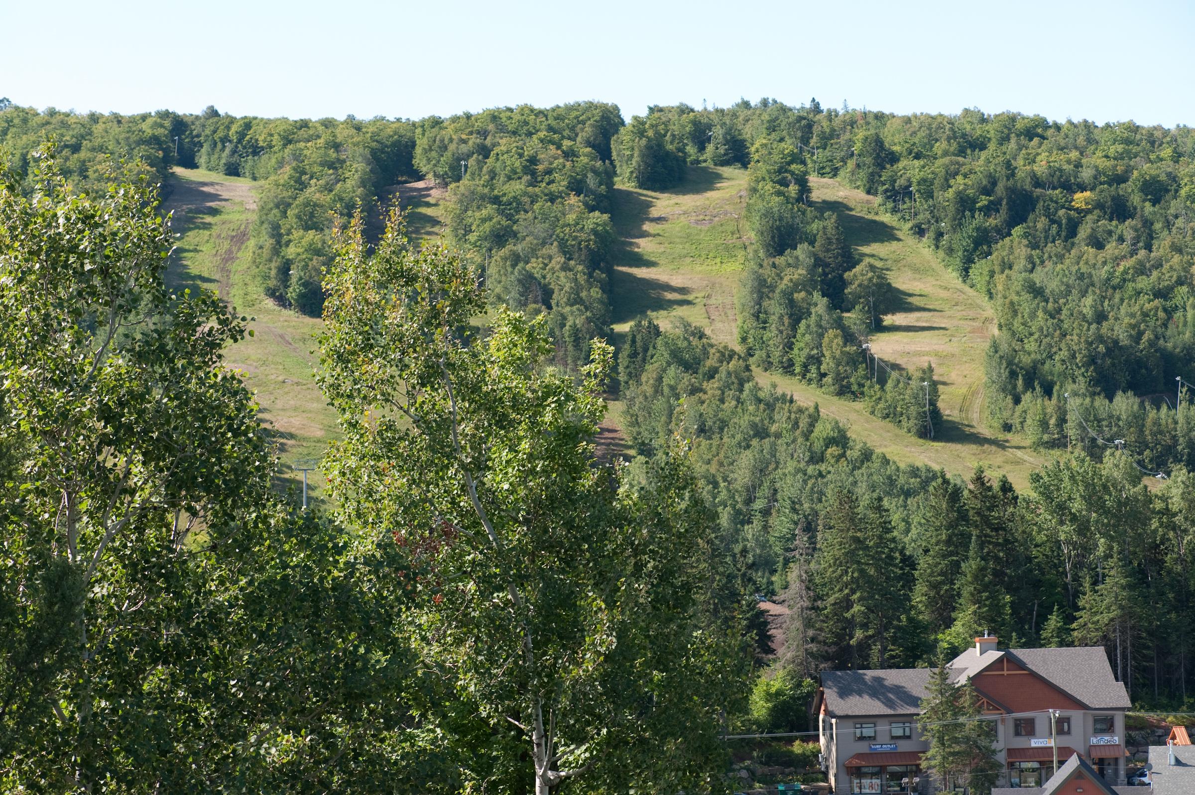 Hotel St-Sauveur Saint-Sauveur-des-Monts Εξωτερικό φωτογραφία