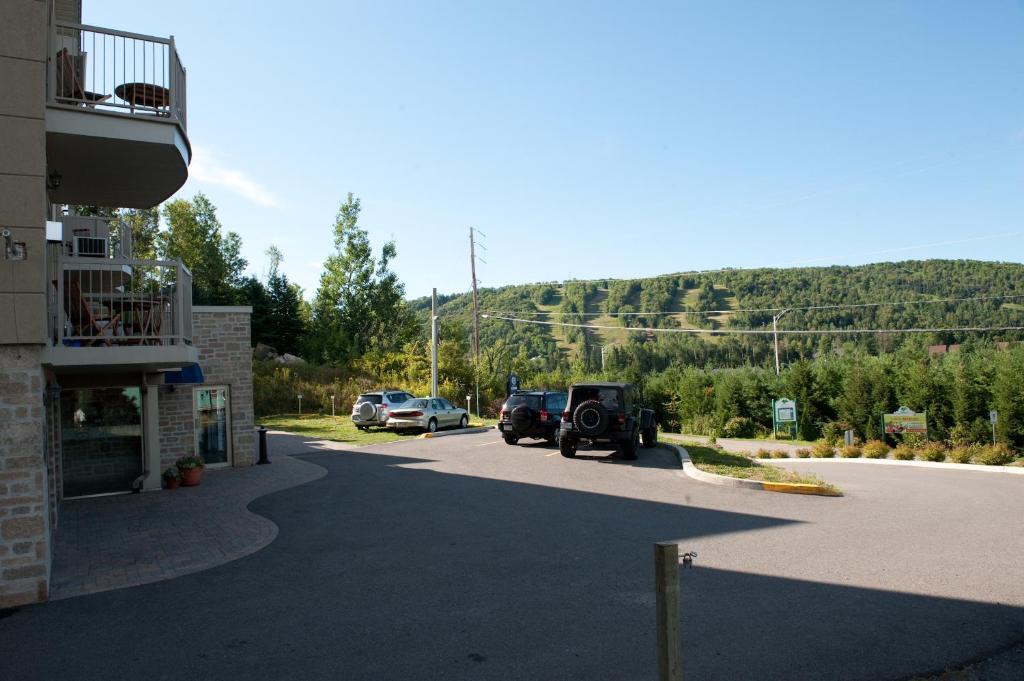 Hotel St-Sauveur Saint-Sauveur-des-Monts Εξωτερικό φωτογραφία